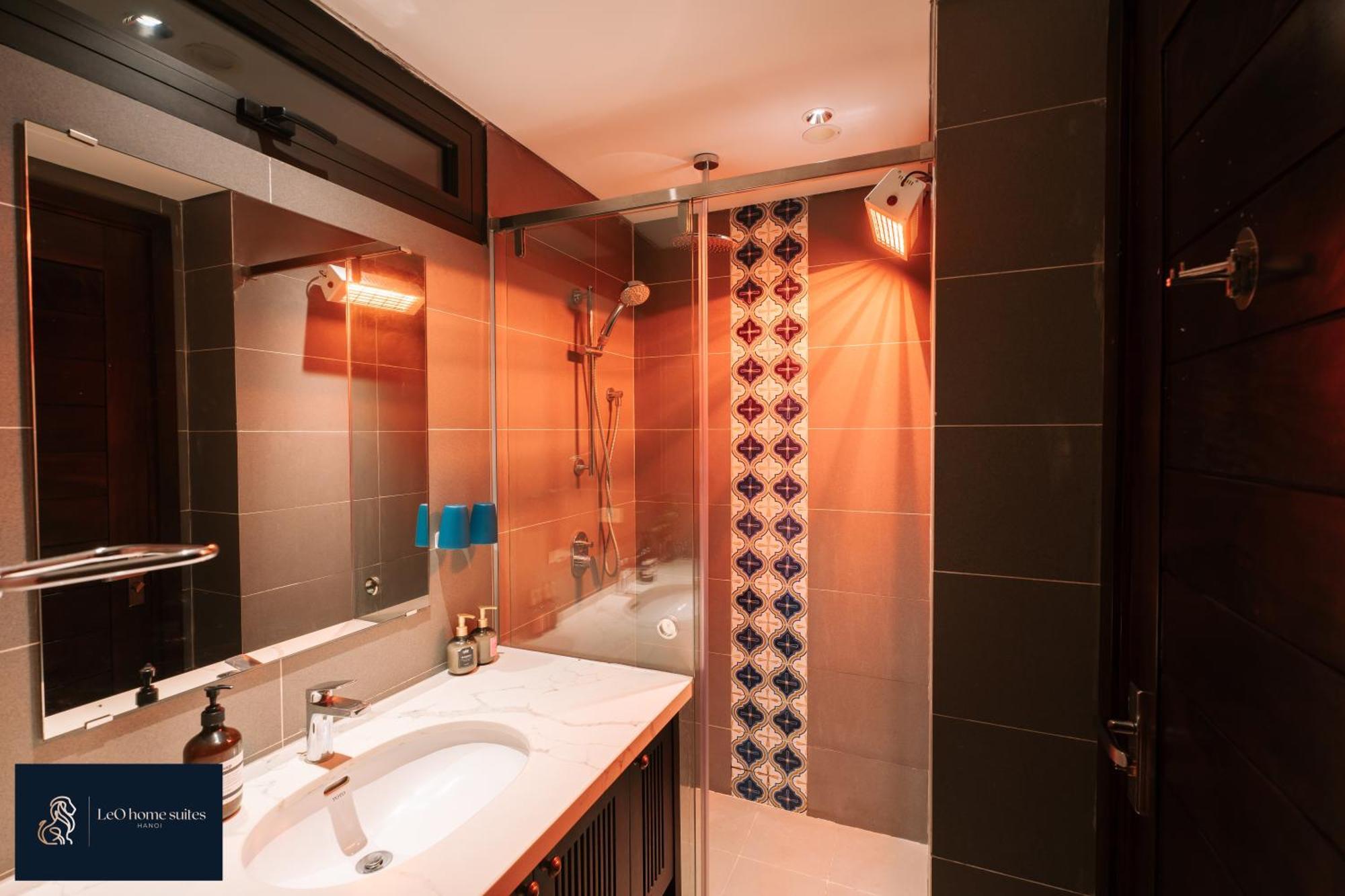 -natural Light -projector -spacious - 2br Incenter * Hanoï